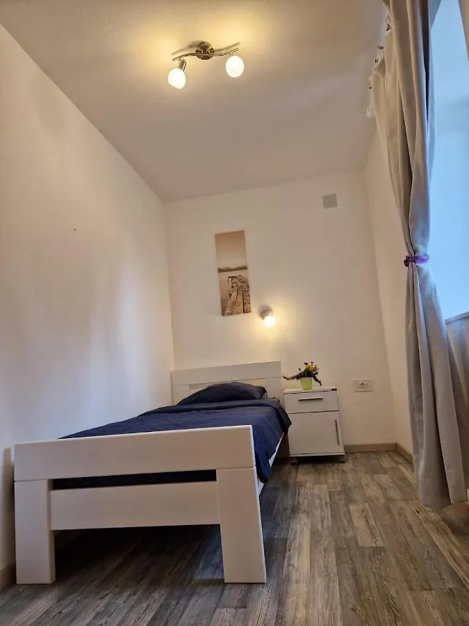 Lavanda Apartman 1 茨雷斯 0*,
